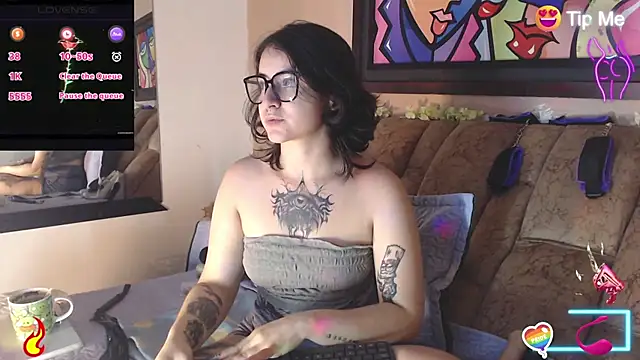 miss tatta online show from October 18, 2025, 4:04 am