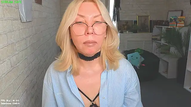 Snapshot of Wendy_Waves chatting on July 9, 2026, 12:53 pm Wendy Waves online show from July 9, 2026, 12:53 pm