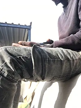 cuminsidebby online show from April 15, 2026, 6:20 am