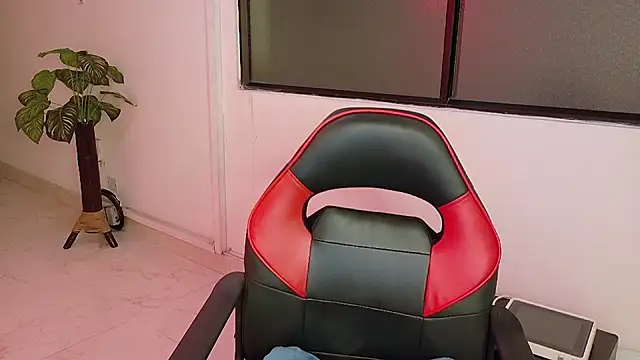 Snapshot of Hell_Girll_ chatting on October 5, 2025, 3:49 am Hell Girll online show from October 5, 2025, 3:49 am