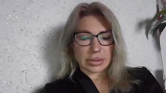 fox red lady7 online show from April 11, 2026, 7:02 am