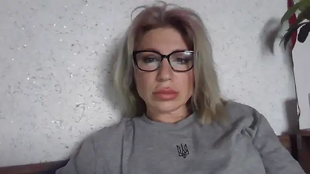 fox red lady7 online show from April 12, 2026, 8:41 am