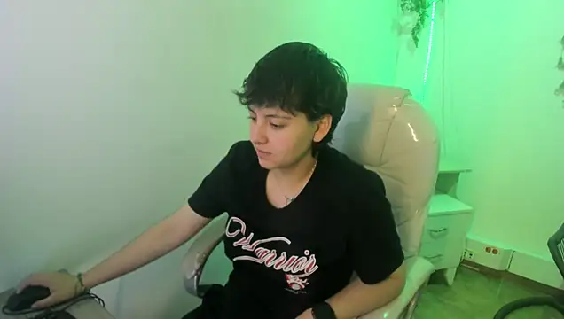 Nathaly ds online show from April 16, 2026, 3:57 pm