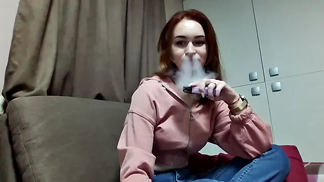 Snapshot of Requellia chatting on October 4, 2025, 6:28 pm Requellia online show from October 4, 2025, 6:28 pm