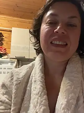 Kiravix online show from November 3, 2025, 7:59 pm