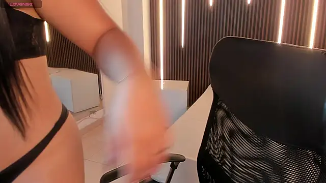 sofiacaramel online show from November 20, 2025, 2:28 pm