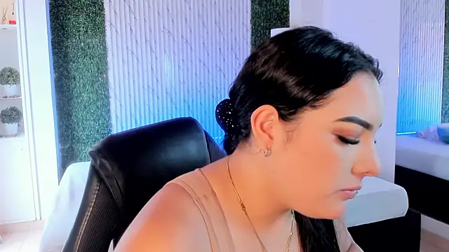 Snapshot of sofiacaramel chatting on January 5, 2026, 6:33 pm sofiacaramel online show from January 5, 2026, 6:33 pm