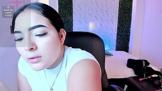 Snapshot of sofiacaramel chatting on February 14, 2026, 11:07 am sofiacaramel online show from February 14, 2026, 11:07 am