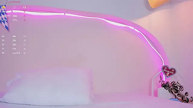 Snapshot of sweetluu_ chatting on September 27, 2025, 3:39 pm sweetluu online show from September 27, 2025, 3:39 pm