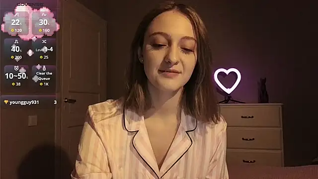 white liillyy online show from November 10, 2025, 9:36 pm