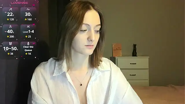 white liillyy online show from March 13, 2026, 11:11 pm