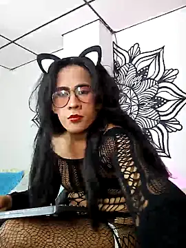 Snapshot of angela_bigdick chatting on September 27, 2025, 1:21 am angela bigdick online show from September 27, 2025, 1:21 am