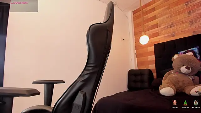 Emily brown04 online show from November 11, 2025, 12:05 pm