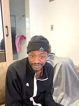 Snapshot of AllDayBbC chatting on November 6, 2025, 12:17 pm AllDayBbC online show from November 6, 2025, 12:17 pm