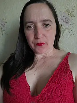Snapshot of EvelinCutex chatting on April 28, 2026, 5:45 am EvelinCutex online show from April 28, 2026, 5:45 am