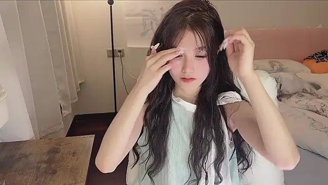 Snapshot of FuFu-puff chatting on November 17, 2025, 12:11 pm FuFu-puff online show from November 17, 2025, 12:11 pm