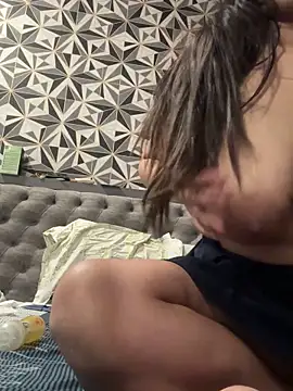 Snapshot of indiancouple25dd chatting on November 1, 2025, 3:52 am indiancouple25dd online show from November 1, 2025, 3:52 am