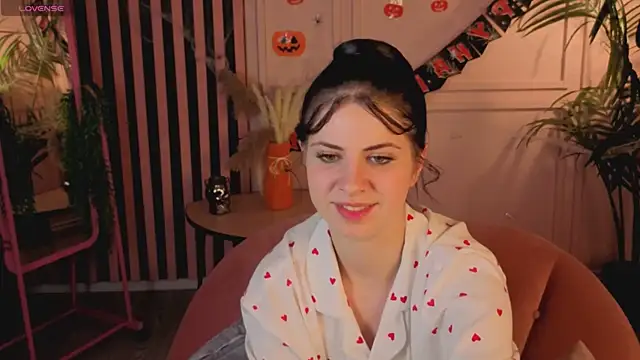 Wander Waves online show from November 1, 2025, 8:44 pm