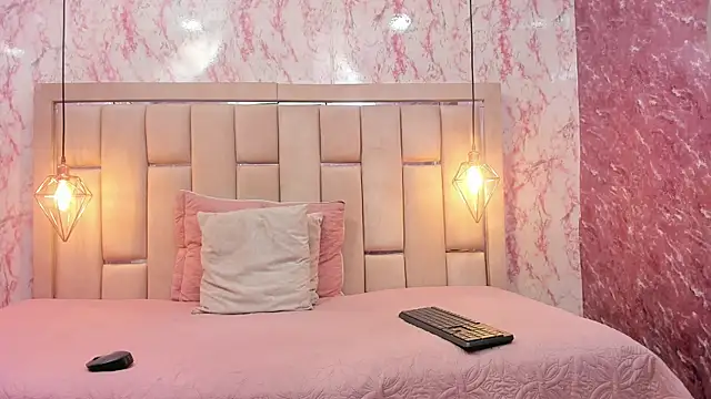 Snapshot of WILD_FIREE_ chatting on December 15, 2025, 8:02 pm WILD FIREE online show from December 15, 2025, 8:02 pm