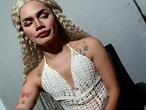 Snapshot of hugecockbabe chatting on March 23, 2026, 9:46 am hugecockbabe online show from March 23, 2026, 9:46 am