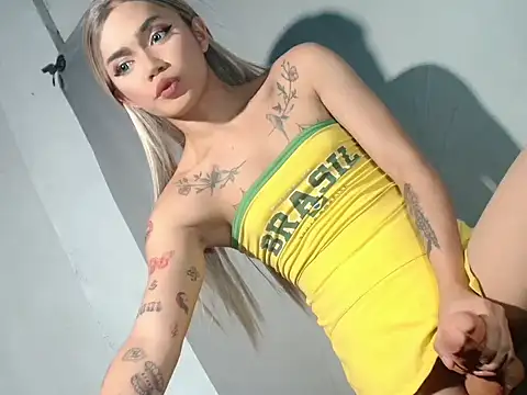 Snapshot of hugecockbabe chatting on March 26, 2026, 7:03 am hugecockbabe online show from March 26, 2026, 7:03 am