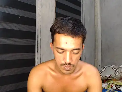 Snapshot of RowyCam chatting on September 16, 2025, 4:30 pm RowyCam online show from September 16, 2025, 4:30 pm