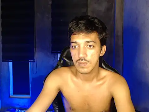 Snapshot of RowyCam chatting on November 11, 2025, 1:33 pm RowyCam online show from November 11, 2025, 1:33 pm