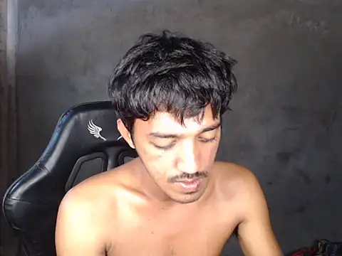 Snapshot of RowyCam chatting on November 26, 2025, 6:47 am RowyCam online show from November 26, 2025, 6:47 am