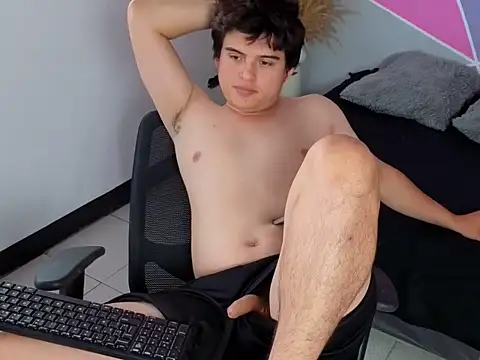 Snapshot of invincible200 chatting on November 13, 2025, 3:55 pm invincible200 online show from November 13, 2025, 3:55 pm