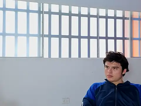 Snapshot of invincible200 chatting on November 24, 2025, 2:39 pm invincible200 online show from November 24, 2025, 2:39 pm