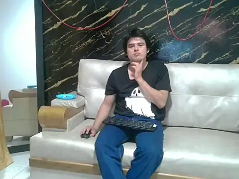 Snapshot of invincible200 chatting on December 1, 2025, 3:06 pm invincible200 online show from December 1, 2025, 3:06 pm