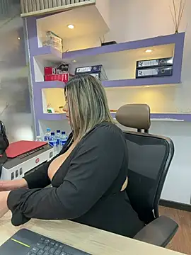 Snapshot of isabella_horney_ chatting on July 15, 2026, 9:31 pm isabella horney online show from July 15, 2026, 9:31 pm