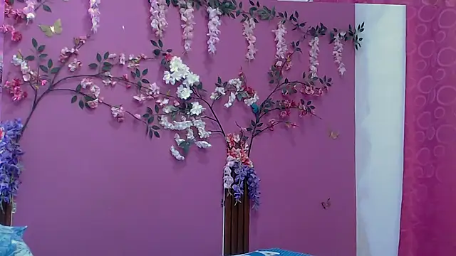 skinnybarbie022 online show from January 7, 2026, 11:18 pm