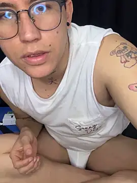 Kurtxxx22 online show from November 24, 2025, 2:11 am