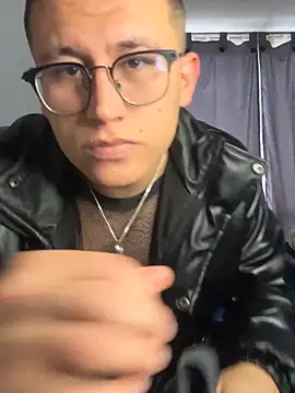 Kurtxxx22 online show from May 10, 2026, 9:31 pm
