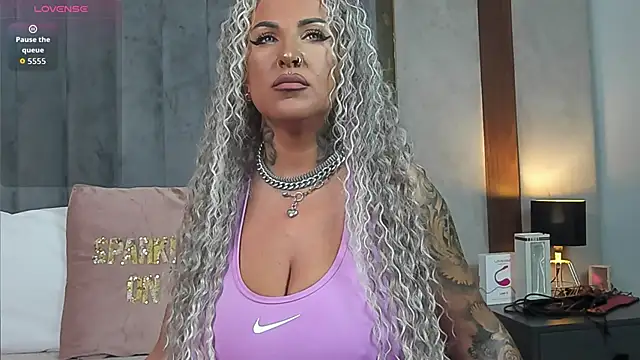 Sierra Quinn online show from February 14, 2026, 11:45 pm