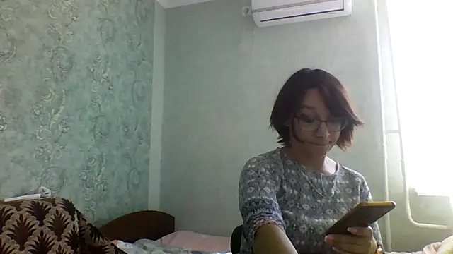 Snapshot of Moon_Janis chatting on September 24, 2025, 12:19 pm Moon Janis online show from September 24, 2025, 12:19 pm