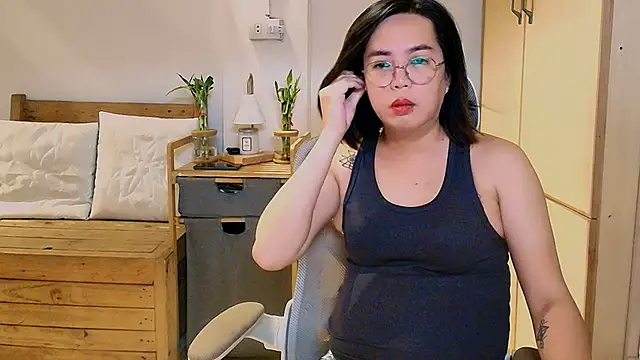 moriliciousxxx online show from April 7, 2026, 11:37 pm