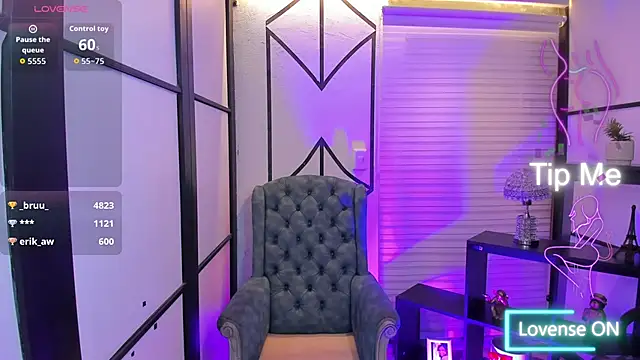 NahomiRichards  online show from December 4, 2025, 5:28 am