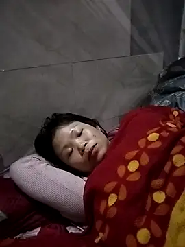 LinhNa999 online show from February 2, 2026, 8:02 am