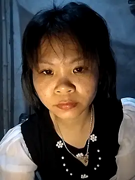 LinhNa999 online show from February 15, 2026, 12:14 pm