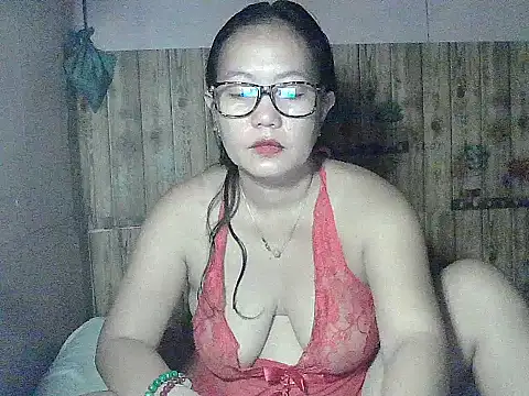 Snapshot of Pinay_BigTits69 chatting on December 3, 2025, 9:40 am Pinay BigTits69 online show from December 3, 2025, 9:40 am