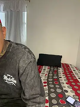 Snapshot of golden_girl_house chatting on February 24, 2026, 9:24 pm golden girl house online show from February 24, 2026, 9:24 pm