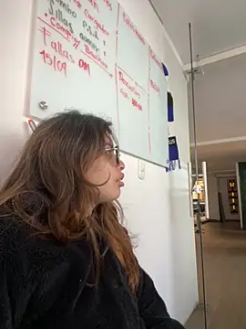 Snapshot of Isabela_Colins chatting on September 17, 2025, 12:40 pm Isabela Colins online show from September 17, 2025, 12:40 pm