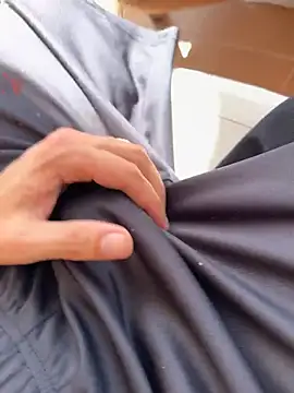 Manu97k online show from November 4, 2025, 1:43 pm