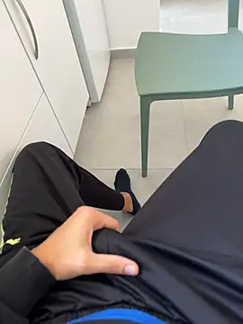 Manu97k online show from March 29, 2026, 9:53 am