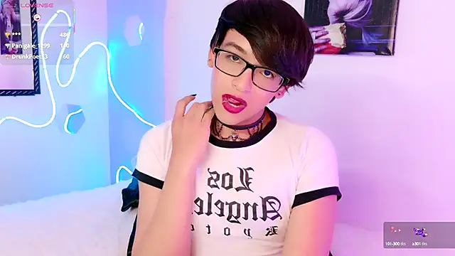 Snapshot of Dannyhot_ chatting on October 15, 2025, 8:36 am Dannyhot online show from October 15, 2025, 8:36 am