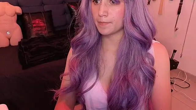 elowen halley1 online show from October 31, 2025, 8:32 pm