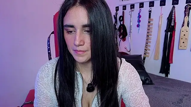 elowen halley1 online show from April 10, 2026, 7:29 pm