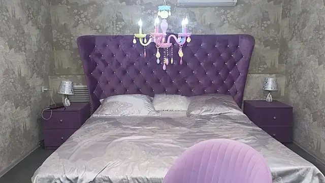 Eloisa Eliot online show from November 11, 2025, 3:23 pm